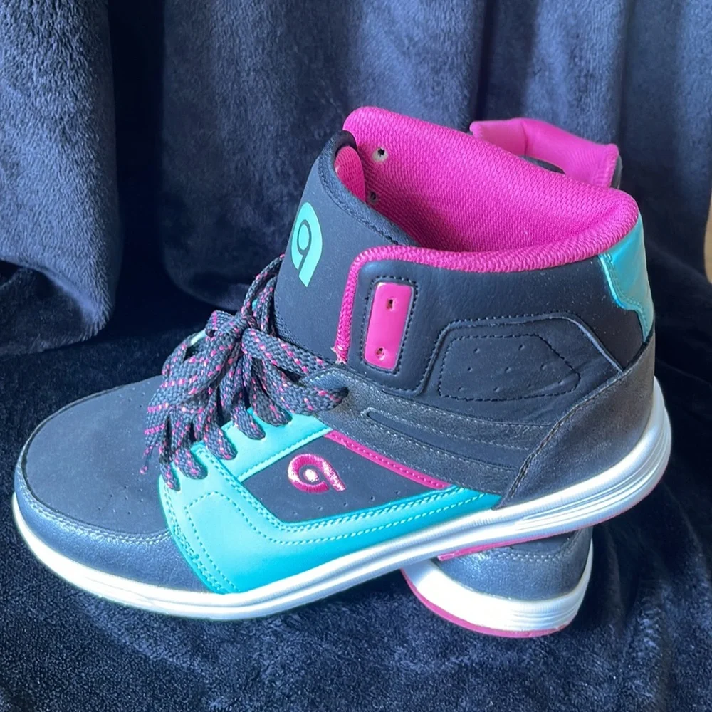 🌺 Shoes 👟 - Picture 3 of 3